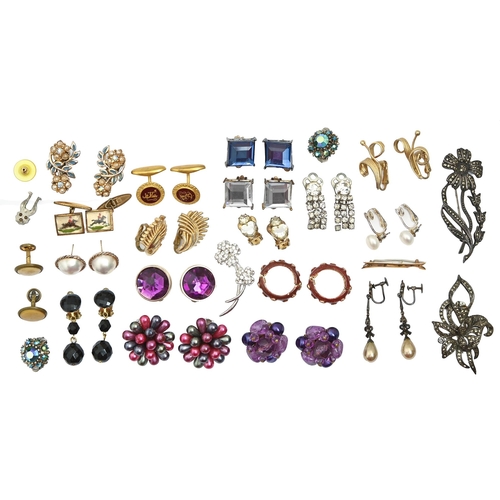 254 - Miscellaneous costume jewellery