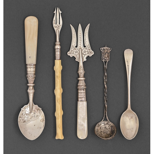 281 - An Edwardian mother of pearl hafted jam spoon and bread fork, by different makers, Birmingham 1909 a... 