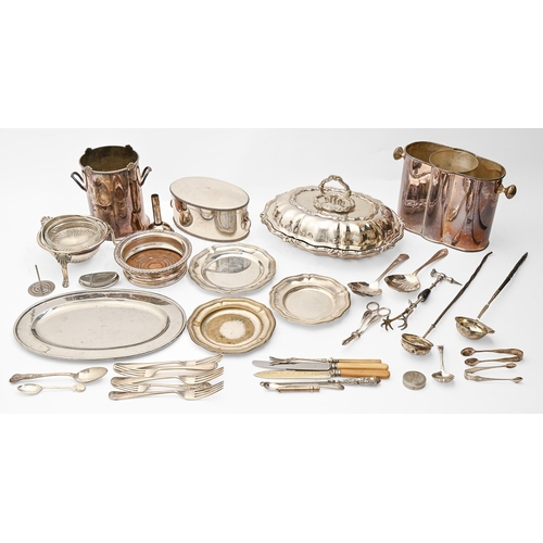 363 - Miscellaneous plated ware, to include an oval biscuit box with lion mask handles, Victorian entree d... 