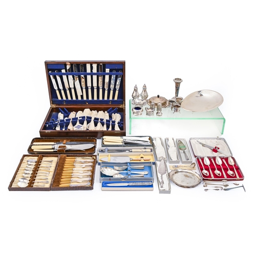 370 - Miscellaneous plated ware,  to include a cased table service