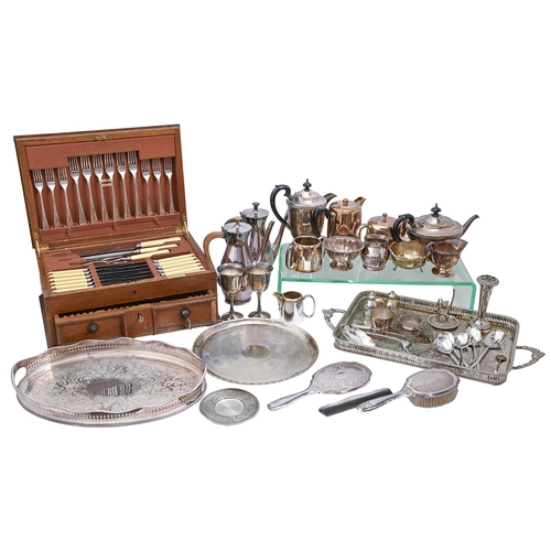 376 - Miscellaneous plated ware,  to include an Elkington & Co plated table service in oak canteen, ot... 