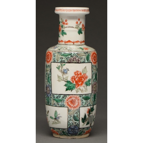 533 - A Chinese famille verte rouleau vase, early 20th c, 25.5cm h, concentric circles in underglaze blue... 