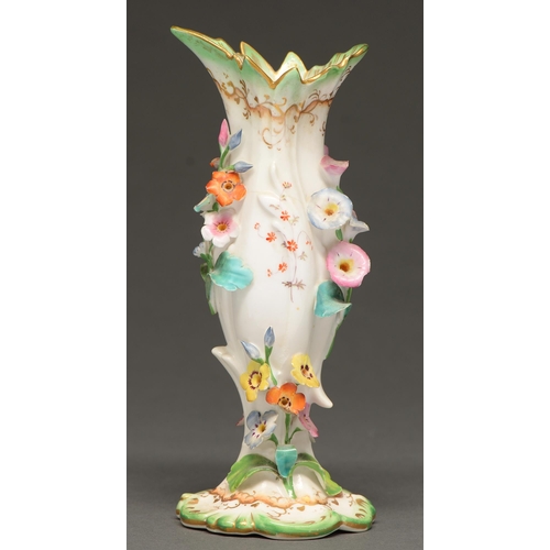 544 - A Samuel Alcock floral encrusted vase, c1830, 17,5cm h, painted shape No 2/4450... 