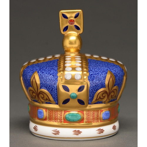 563 - A Royal Crown Derby Royal Commemorative Crown paperweight 1990, 10.5cm h, printed mark, gilt se... 