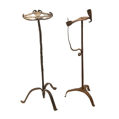 864 - A Scottish wrought iron peerman, 18th c, 68cm h and a wrought iron stand on tripod (2)... 