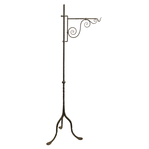 877 - An adjustable wrought iron lantern stand, 19th/early 20th c, the hook-ended right angled bracket wit... 