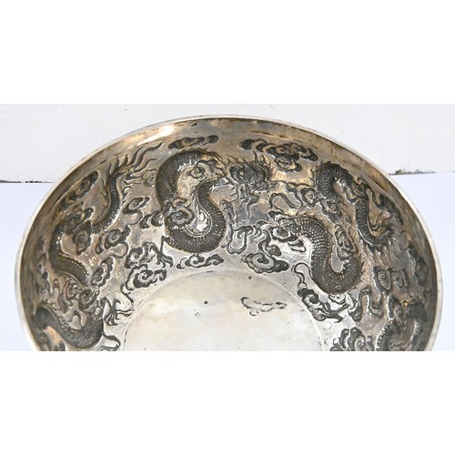 346 - A Chinese silver repousse dragons bowl c1900, 17cm diam, marked CS and in Chinese, 11oz 3dwt... 