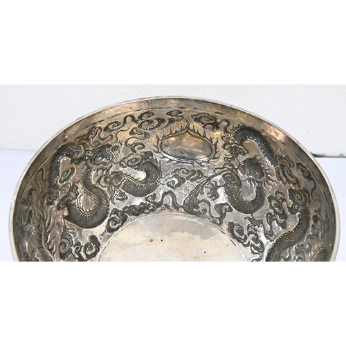 346 - A Chinese silver repousse dragons bowl c1900, 17cm diam, marked CS and in Chinese, 11oz 3dwt... 