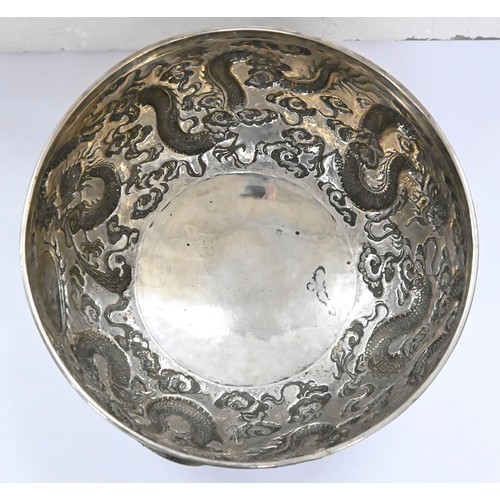 346 - A Chinese silver repousse dragons bowl c1900, 17cm diam, marked CS and in Chinese, 11oz 3dwt... 