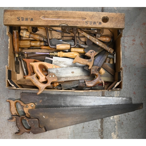 1020 - Miscellaneous woodworking tools, early 20th c and later, including saws, chisels and bit brace, etc... 