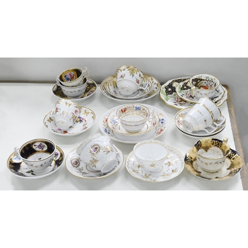 253 - Eleven Charles Bourne trios, cups and saucers, and teabowl and saucer, c.1820, pattern numbers 154, ... 