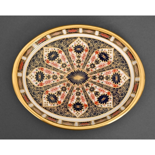 43 - A Royal Crown Derby Imari pattern tray, late 20th c, 19.5cm l, printed mark