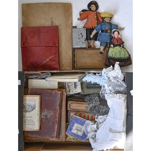 546 - Miscellaneous vintage children's games, toys, and other bygones, 19th and 20th c, including boxed Lo... 