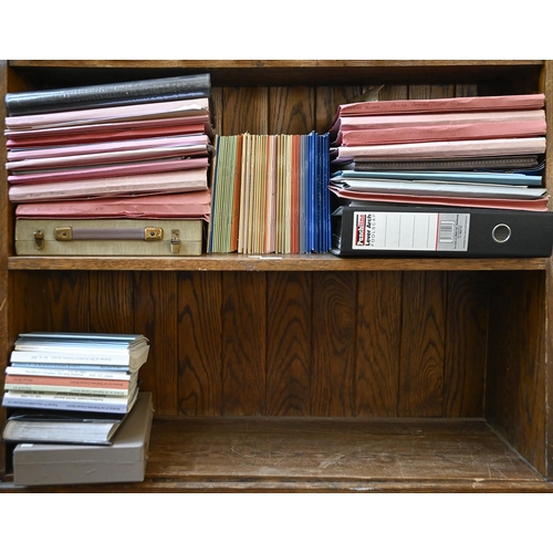 611 - Books. Two and a quarter shelves of antique ceramic reference, 20th-21st c, including Godden (Geoffr... 