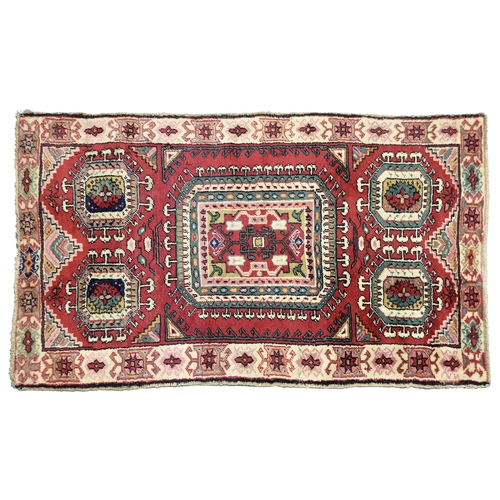 815 - A Turkish Bergama rug, early 20th c, 162 x 102cm