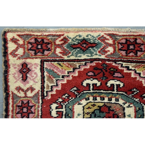 815 - A Turkish Bergama rug, early 20th c, 162 x 102cm