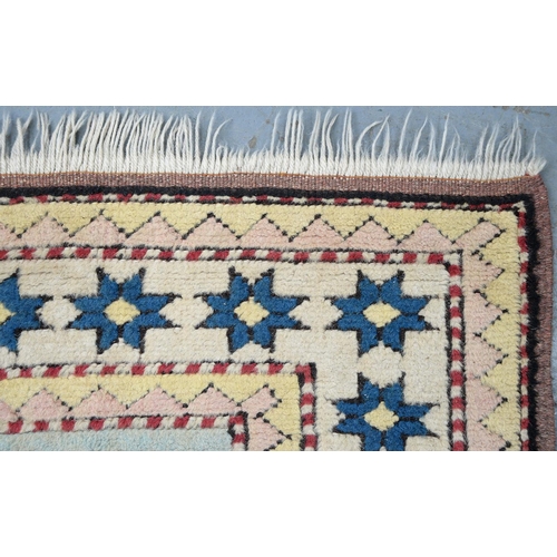 826 - A Turkish bergama rug, 163 x 107cm