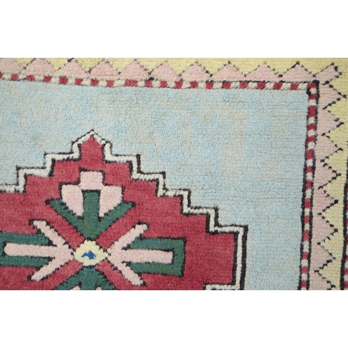 826 - A Turkish bergama rug, 163 x 107cm