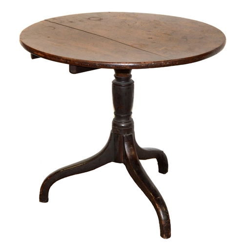 941 - A George III mahogany tilt-top tripod table, 62cm x 70cm