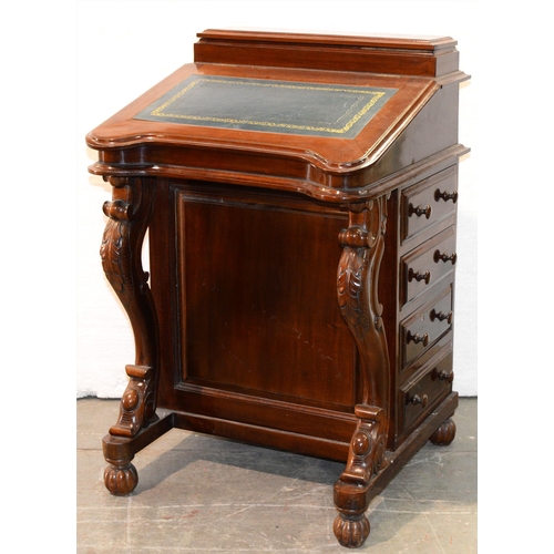 954 - A reproduction mahogany stained wood davenport, late 20th/21st c, 85cm h; 55 x 55cm