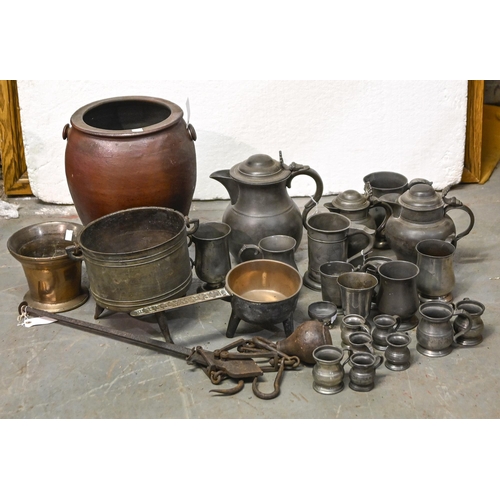 979 - Ten English pewter pear shaped or baluster OEWS measures, 19th c,  half pint and less, A Northern Eu... 