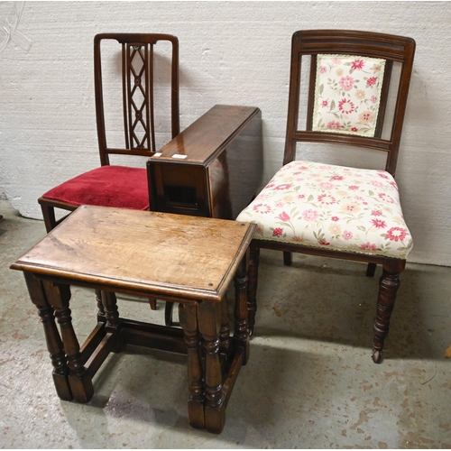 1014 - An Edwardian mahogany and satinwood banded Sutherland table,  60 x 72cm, a nest of two oak tables an... 