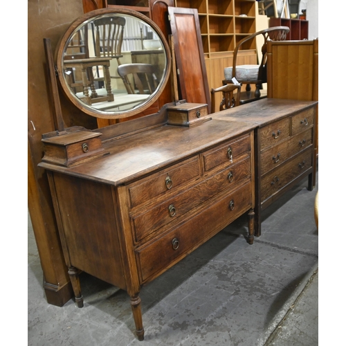 1018 - An Edwardian oak dressing chest, with oval mirror and contemporary chest of drawers, 113 and 104cm l... 