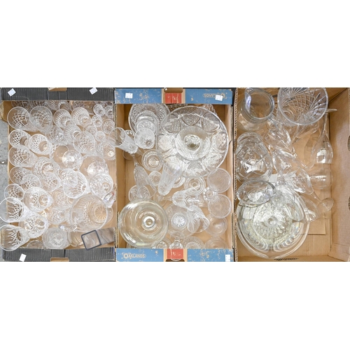 1059 - Miscellaneous cut, moulded table and other glass