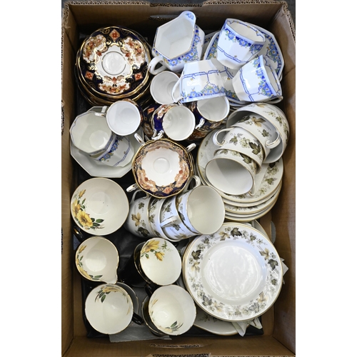 1061 - Miscellaneous tea ware, to include Royal Doulton, Royal Albert etc