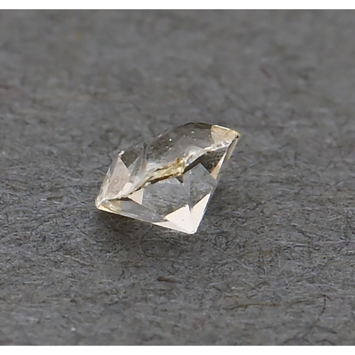 166 - An unmounted diamond, 4mm diam