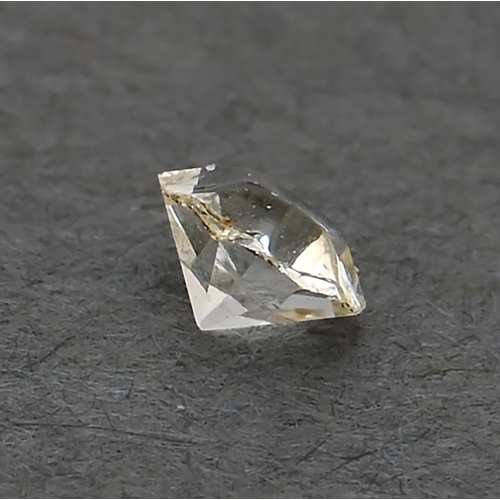 166 - An unmounted diamond, 4mm diam