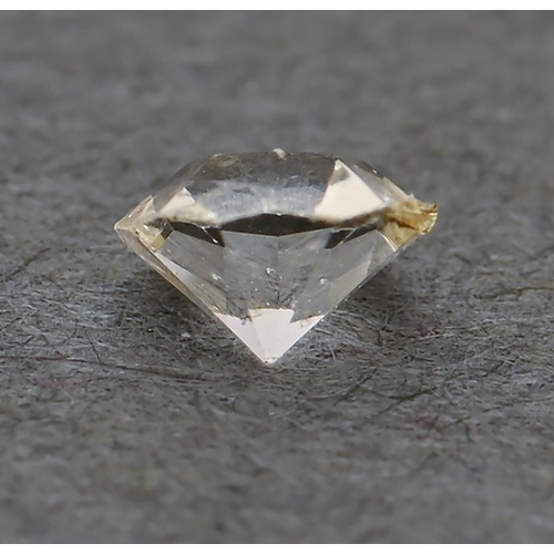 166 - An unmounted diamond, 4mm diam