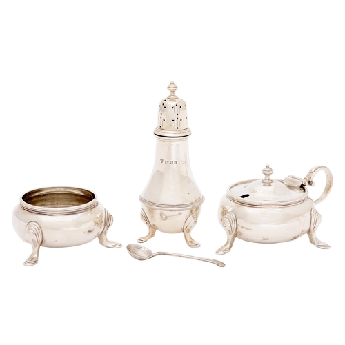 267 - An Elizabeth II silver condiment set, caster 11.5cm h, by Garrard & Co Ltd, London 1973, 9oz 18d... 