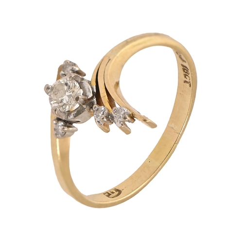 28 - A diamond ring, in gold, marked 18ct 750, 3g, size M