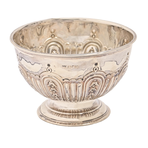 327 - A George V silver rose bowl, 12cm diam, by Fenton Bros Ltd, London 1926, 3oz 14dwt