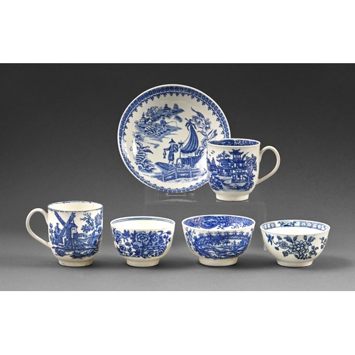 439 - Miscellaneous Worcester blue and white teaware, c.1780, all transfer printed with various patterns, ... 