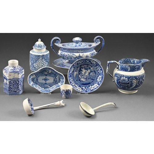 447 - Miscellaneous blue and white transfer printed tea and dinner ware, c.1790-1820, to include a stonewa... 