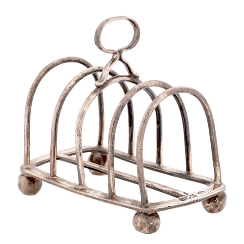 12 - 45th (Sherwood Foresters) Regiment. An Edwardian silver five-hoop toast rack, 12cm l, by The Goldsmi... 