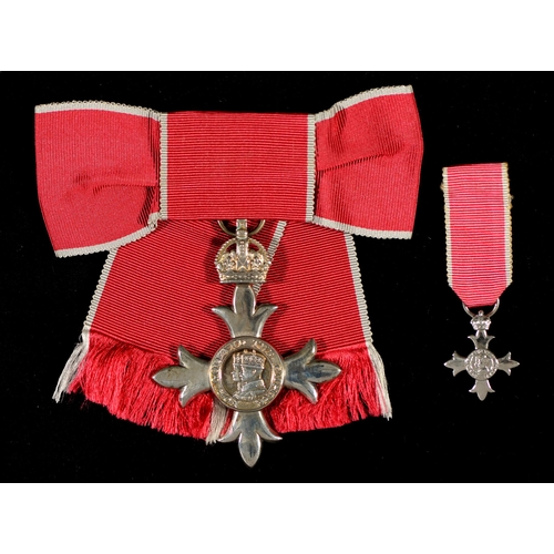 236 - The Most Excellent of Order of The British Empire Member's shoulder badge, Civil Divison, cased and ... 