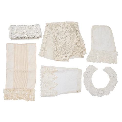 780 - Miscellaneous lace, early 20th c, including an Irish lace collar, Irish edging lace, 3 x 850cm, net ... 