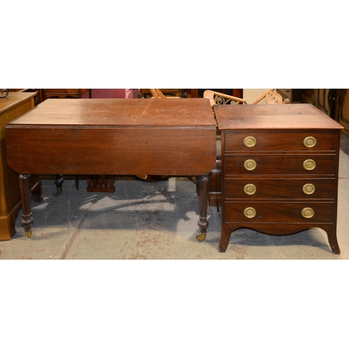 1048 - A Victorian mahogany drop leaf table and an early Victorian enclosed commode, the latter 76cm h; 46 ... 