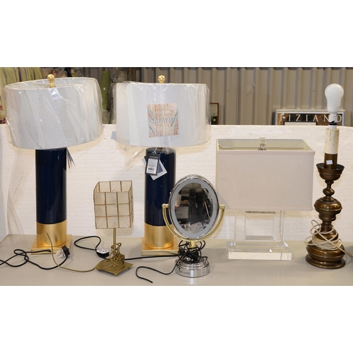 1086 - A pair of Safavieh blue and gilt table lamps and shades and three other modern table lamps, includin... 