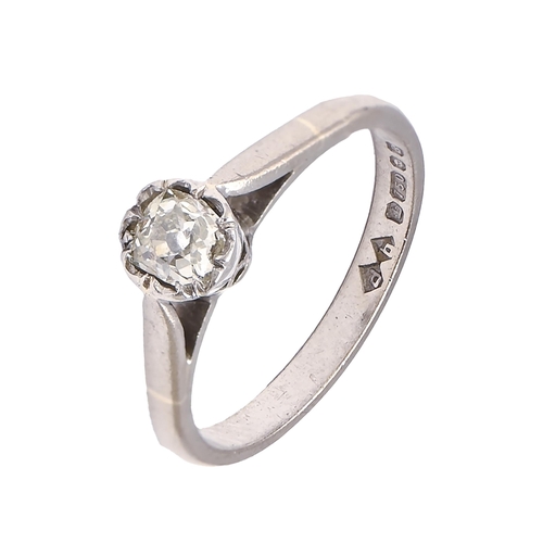 14 - A diamond ring, in 18ct white gold, London 1976, 2.6g, size I