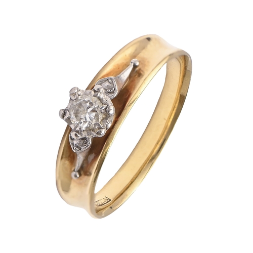 2 - A diamond ring, in gold, marked 18ct, 4.5g, size R