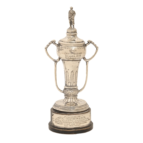 257 - An Elizabeth II silver trophy, of Notts Union of Golf Clubs Open Championship, winner's prize 1953, ... 