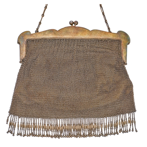 266 - A Continental silver gilt and chain mail evening bag, 18cm l, import marked E G B, Birmingham 1911, ... 