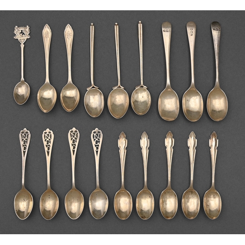 291 - Miscellaneous silver tea and coffee spoons, George V-Elizabeth II, 7oz 15dwt