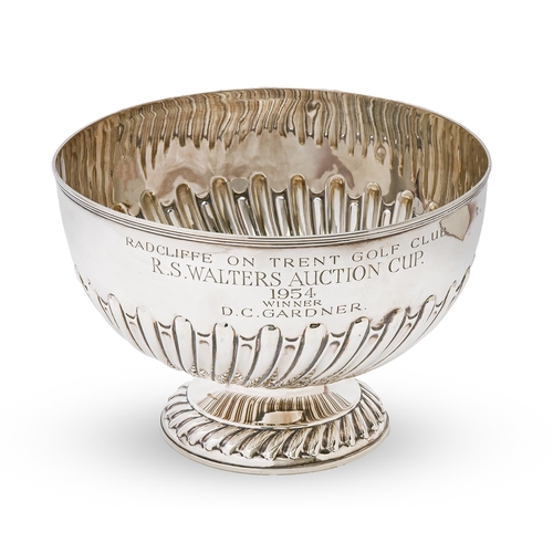 333 - An Edwardian silver rose bowl, 23cm diam, by William Hutton & Sons Ltd, London 1901, 20oz 10dwt... 