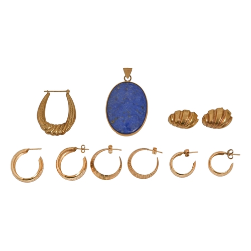 512 - One and four pairs of gold earrings,  various sizes, 14,7g and a lapis lazuli pendant, in 9ct g... 