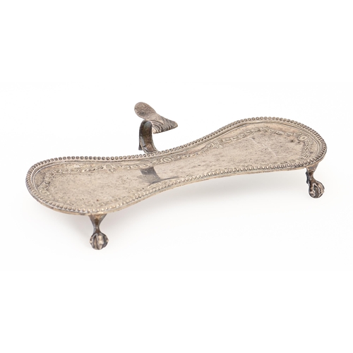 572 - A George III silver snuffer tray, of beaded Hourglass shape, with chased husk border and beaded rim,... 